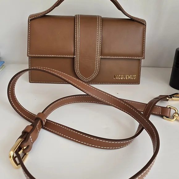 Jacquemus Le Grand Bambino Shoulder Bag  with Gold Logo. - Picture 4 of 4